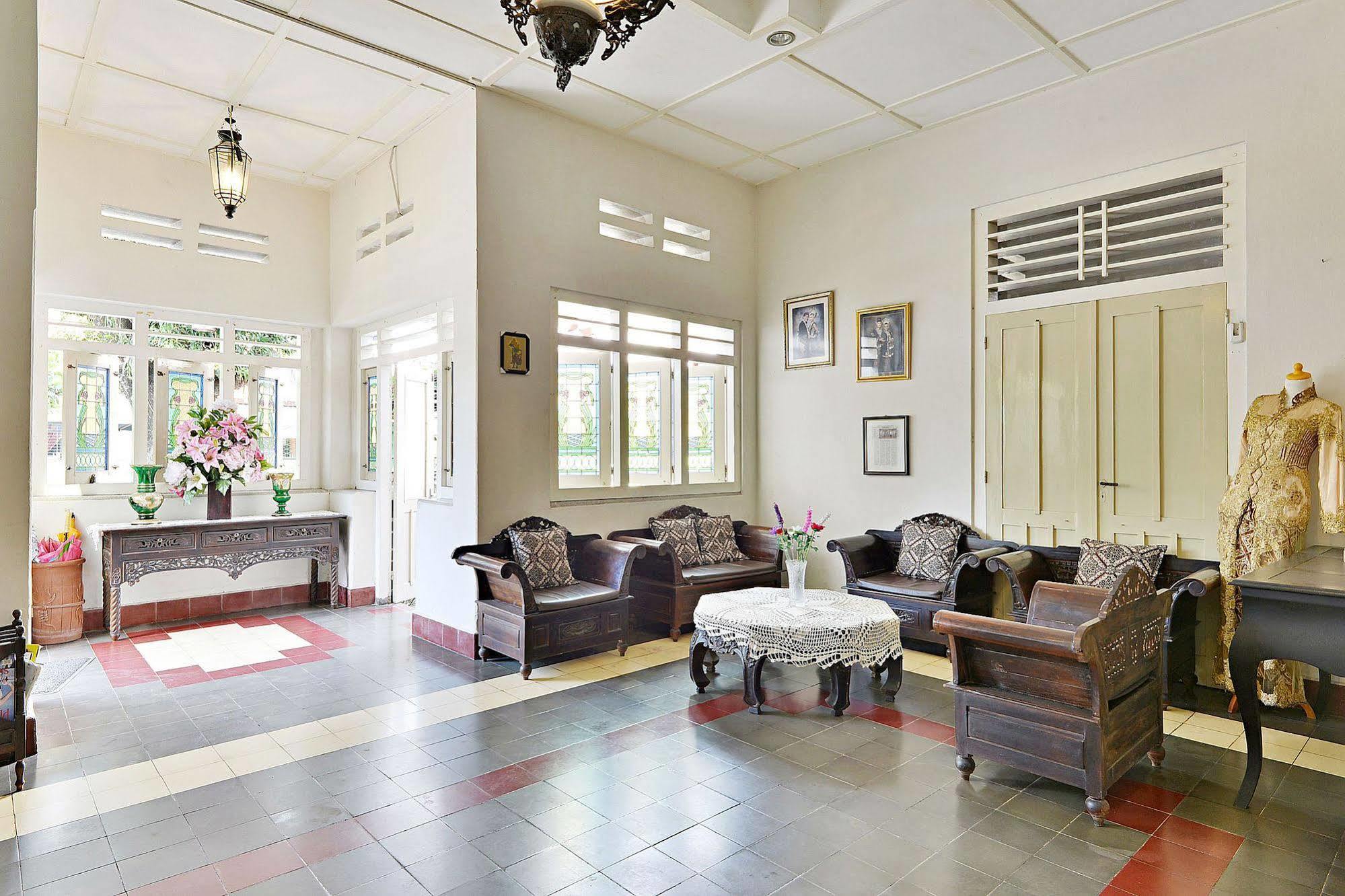 Zen Rooms Panembahan Kraton Джокякарта Екстериор снимка